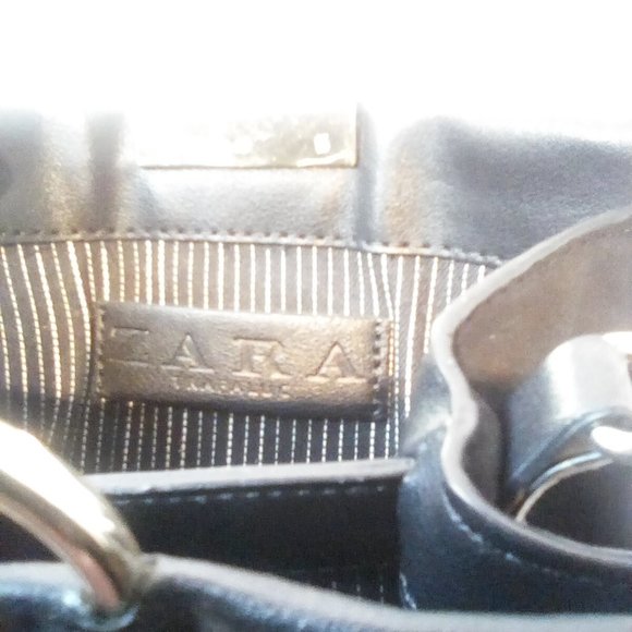 Zara  little black Crossbody purse goldtone hardware - Picture 5 of 7